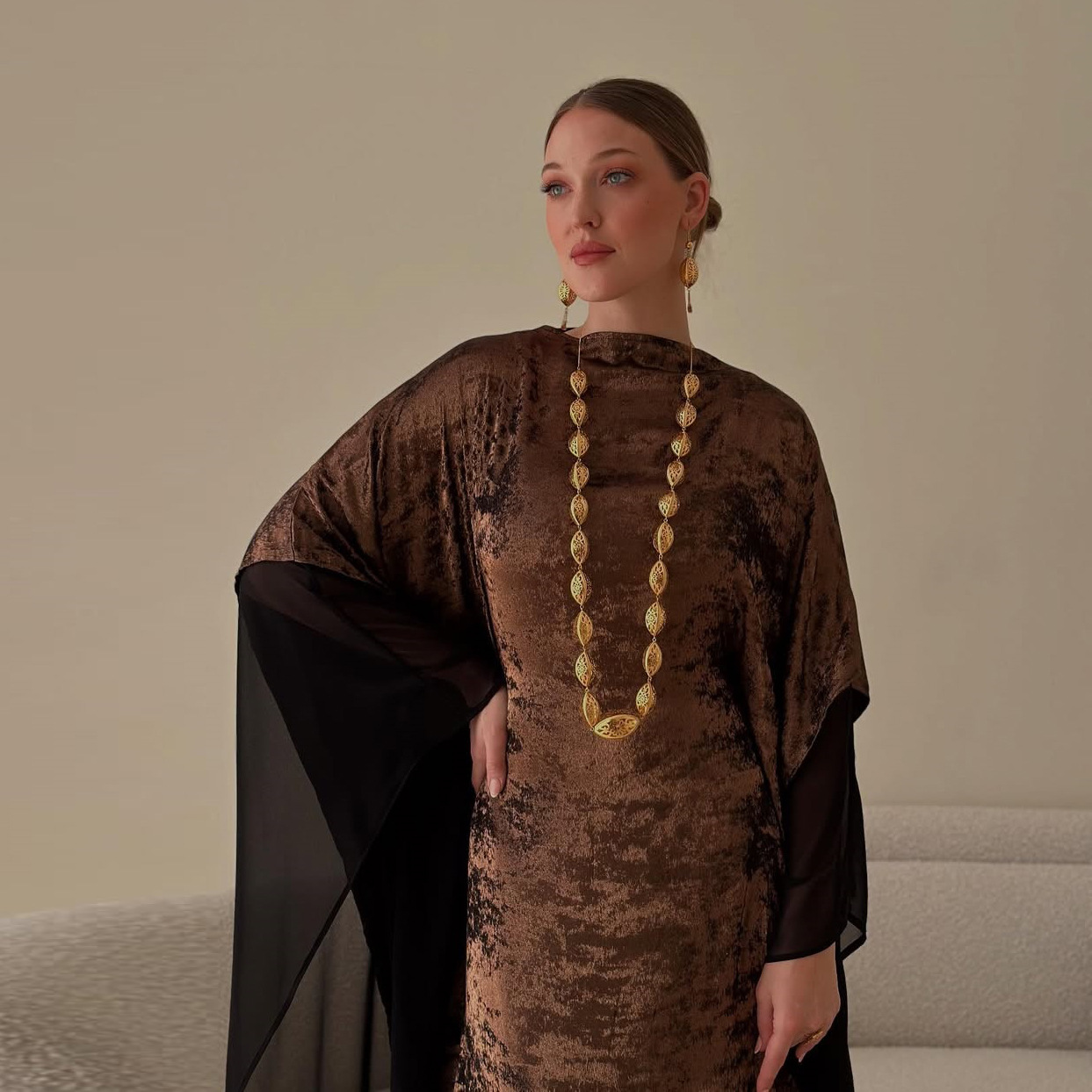 Modest Metallic Abaya Evening  - Women Formal Wear Dubai บทวิจารณ์และราคา