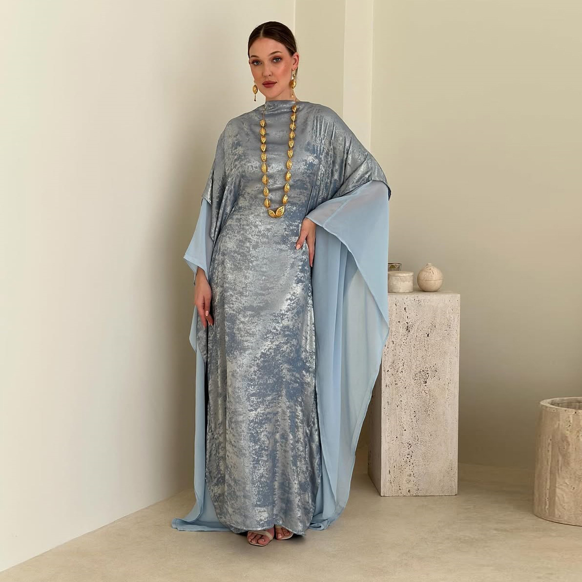 Modest Metallic Abaya Evening  - Women Formal Wear Dubai บทวิจารณ์และราคา